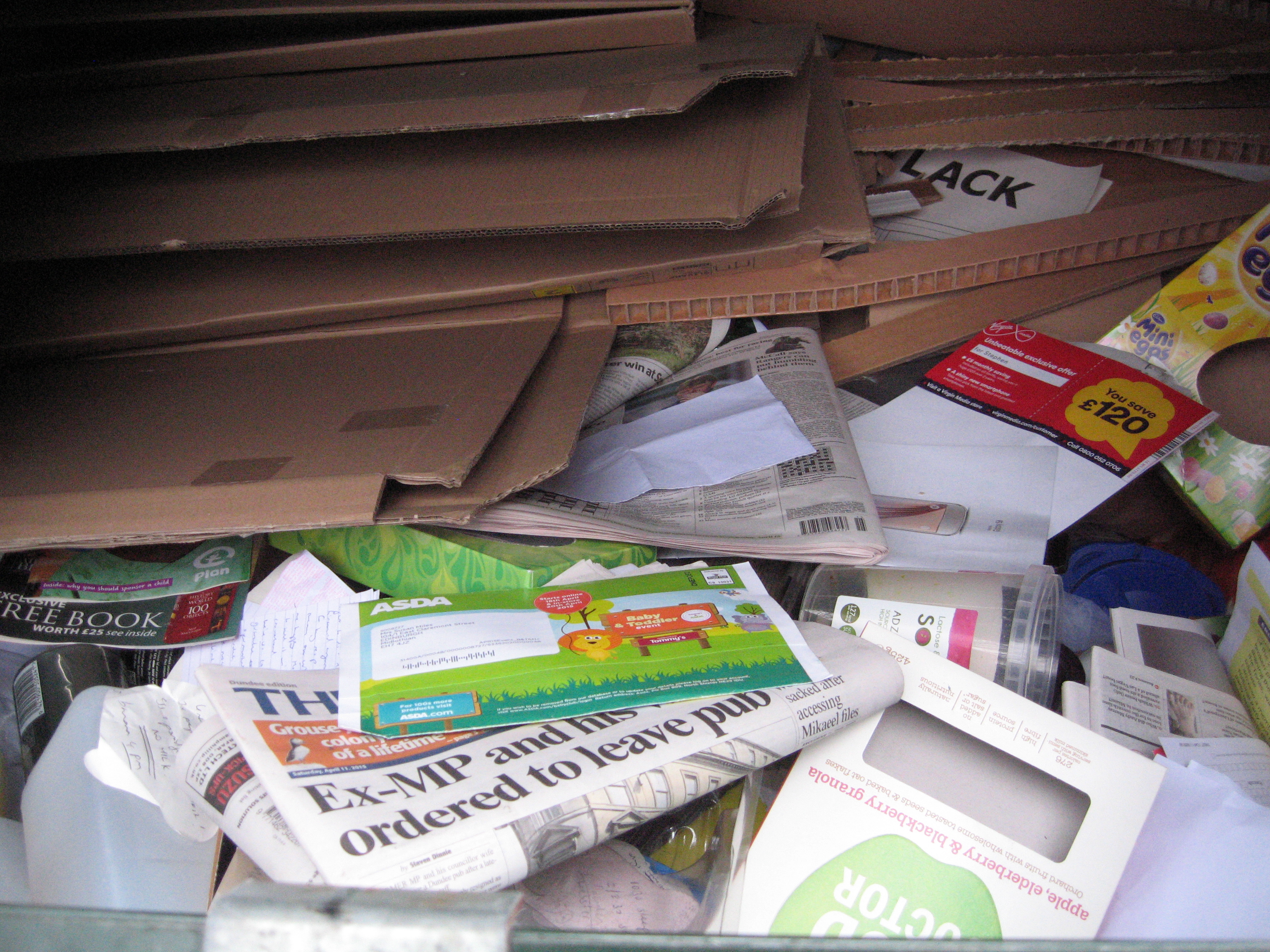 TWO'S COMPANY FOR HAPPY BINS Broughton Spurtle